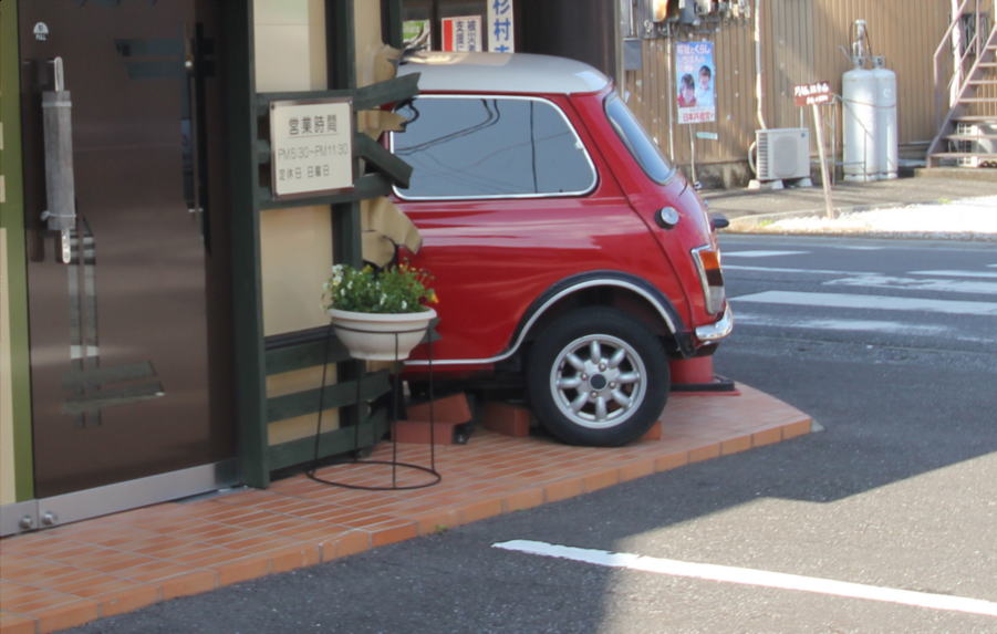 家に車が・・・